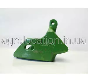 АГРОЛОКАЦІЯ Кронштейн рами прикочуючих коліс P55889 G55889 A55889 John Deere (унікальний ID: P55889) АГРОЛОКАЦІЯ Кронштейн рами прикочуючих коліс P55889 G55889 A55889 John Deere (унікальний ID: P55889)